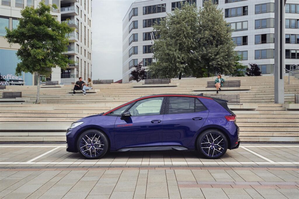 Volkswagen ID.3 GTX FIRE+ICE ora disponibile in Italia