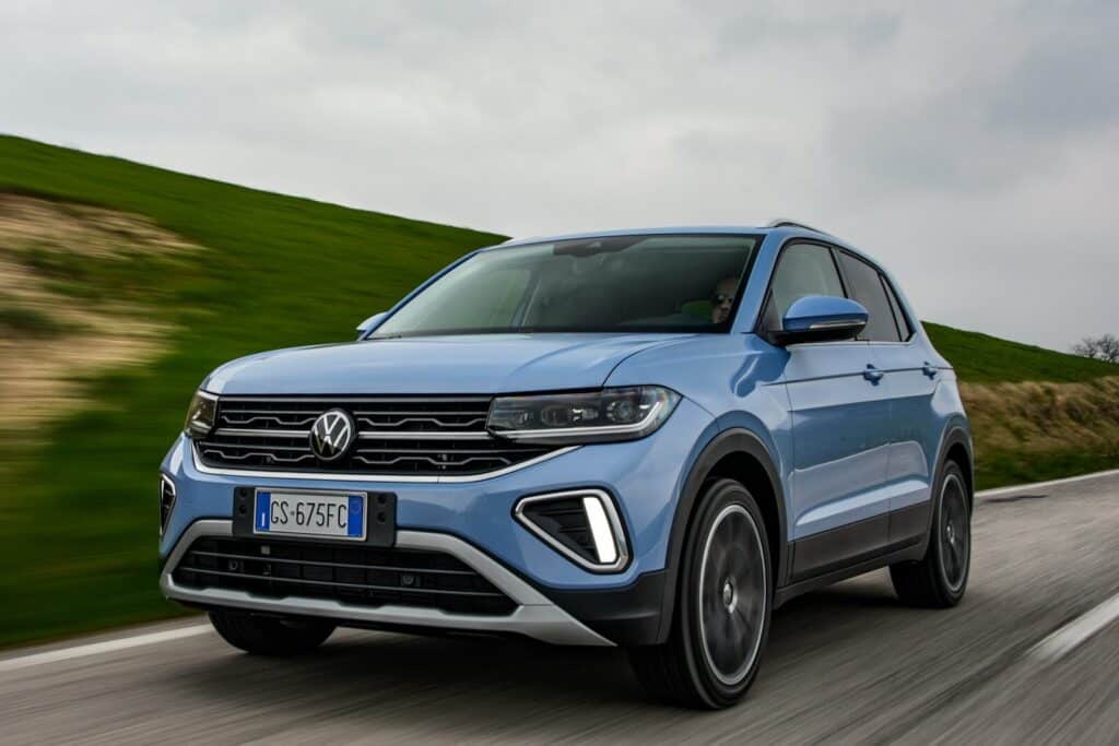 Volkswagen T-Cross 2025: prezzo, foto, dimensioni, allestimenti