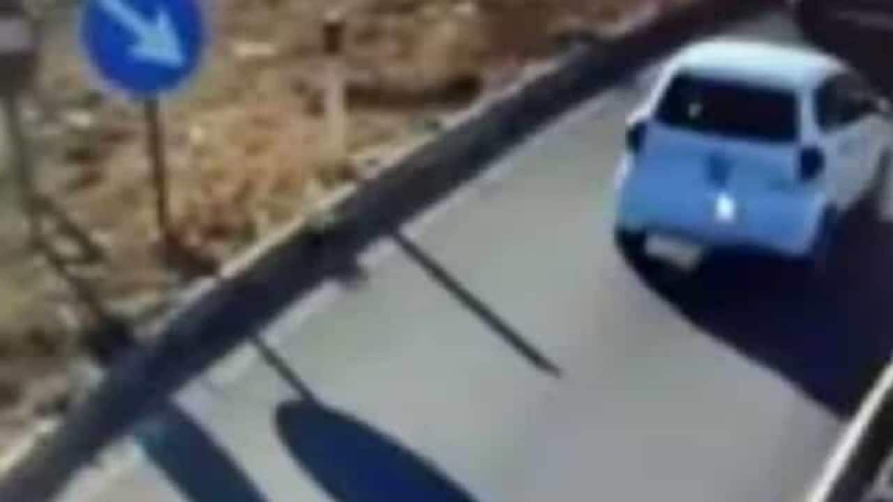 Contromano sull’A29 con la minicar: due sedicenni salvate dai finanzieri