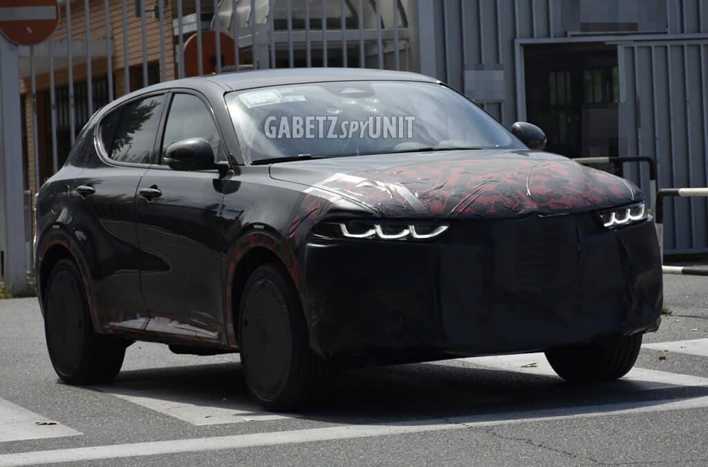 Alfa Romeo Tonale restyling: proseguono i test in strada [FOTO SPIA]