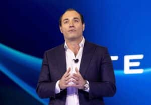Stellantis, il CEO Filosa incontrerà i sindacati il 20 ottobre a Torino