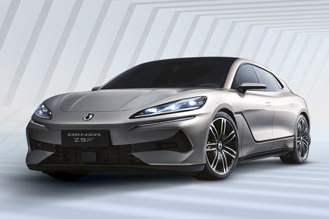 Denza Z9GT conquista il Salone Nautico di Genova: test drive e tanto interesse