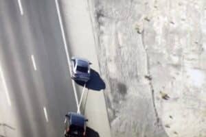 Usa: auto in fuga “presa al lazo” dalla polizia con il grappler [VIDEO]