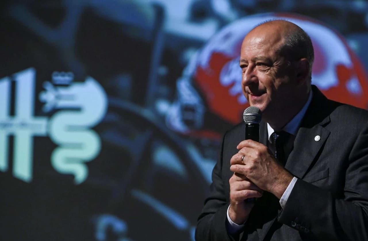 Imparato (Stellantis): “Obiettivi Ue su emissioni auto non raggiungibili”