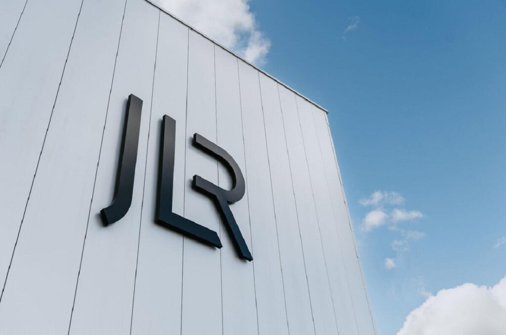 JLR non è ancora in grado di riavviare la produzione: nessuna auto prodotta dall’1 settembre