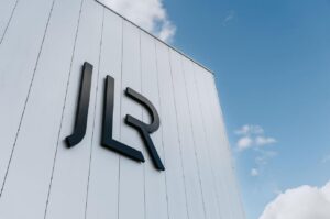 JLR non è ancora in grado di riavviare la produzione: nessuna auto prodotta dall’1 settembre