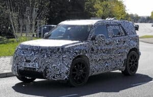 Land Rover Defender 80: nuove FOTO SPIA del baby Defender elettrico