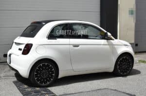 Nuova Fiat 500 ibrida: avvistata in strada anche la versione cabrio