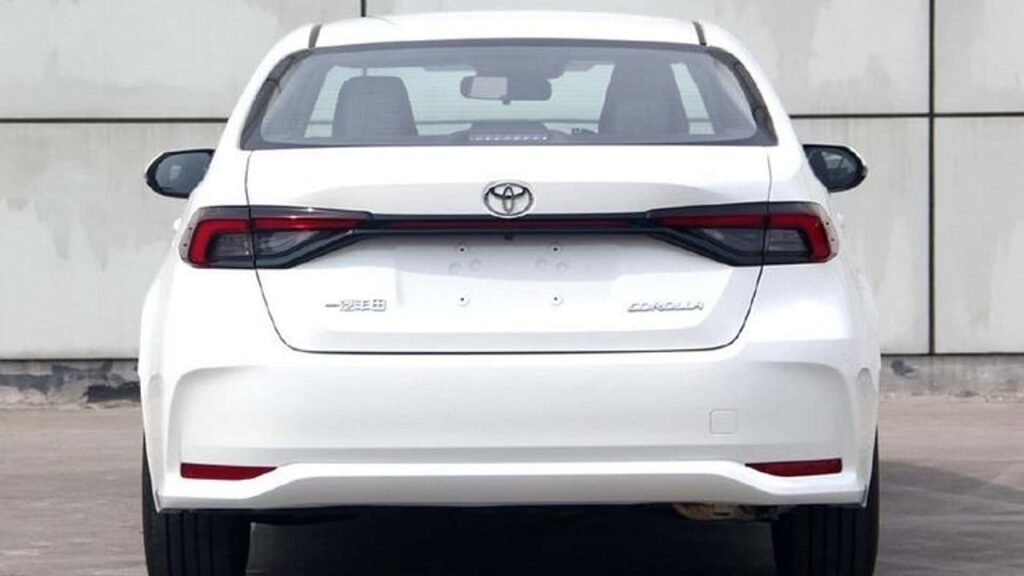 Nuova Toyota Corolla: design più simile alla Prius per la futura generazione