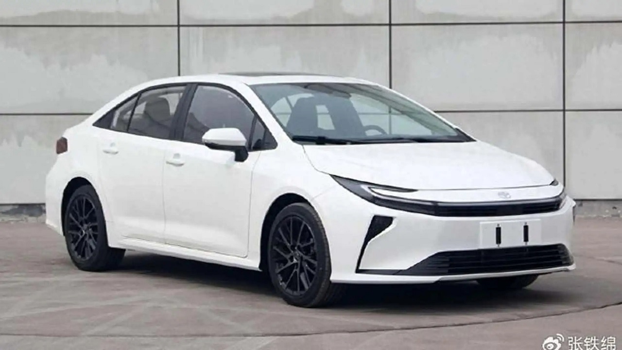 Nuova Toyota Corolla: design più simile alla Prius per la futura generazione