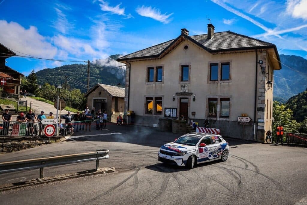 Opel Corsa Rally Electric sulle Alpi per il Rally del Monte Bianco