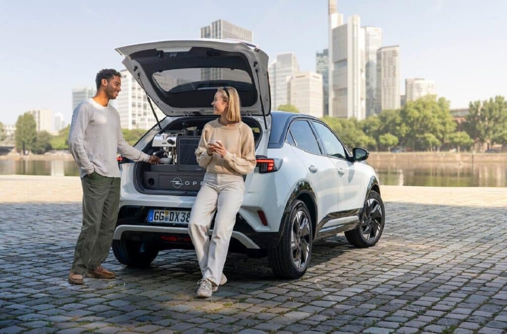 Opel Mokka Electric "Coffee": ecco la variante unica dedicata agli amanti del caffè