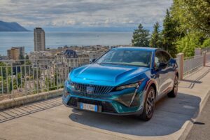 Peugeot e-408: il viaggio a Montreux, nella casa della musica [FOTO]