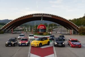 La Coppa Renault in Italia celebra i 50 anni con un grande raduno al Mugello [FOTO]