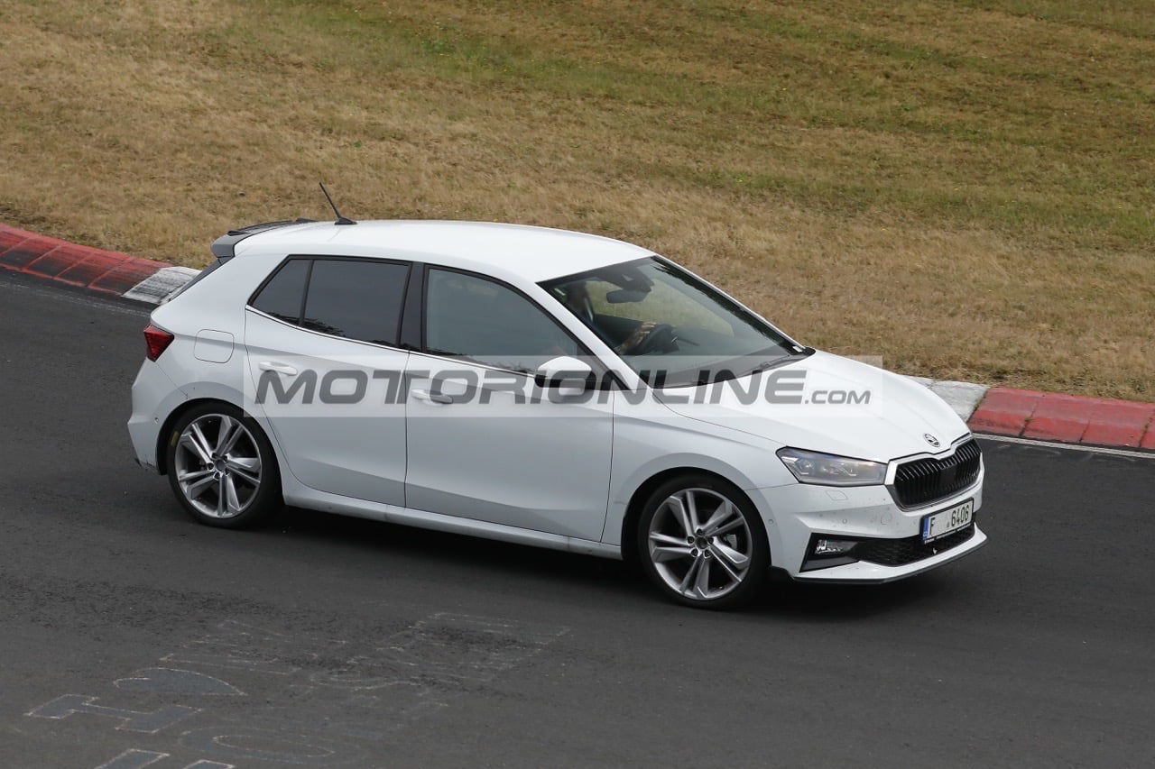 Skoda Fabia RS: test al Nurburgring, aspettando il 2026 [FOTO SPIA]