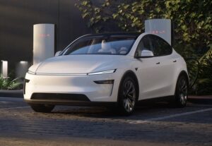 Tesla Model Y, maniglie delle portiere fuori uso in determinate condizioni: le autorità USA aprono un’indagine