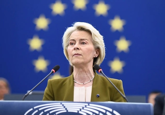 Von der Leyen apre alle auto elettriche piccole e accessibili: “Si a un piano per le E-Car europee”
