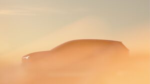 Volvo EX60: ecco il profilo del nuovo SUV elettrico che sarà svelato il 21 gennaio 2026 [TEASER]
