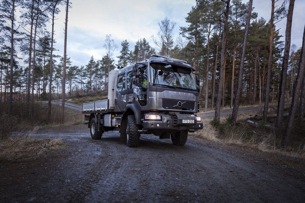 Volvo Trucks svela il nuovo Volvo FL 4x4 aggiornato