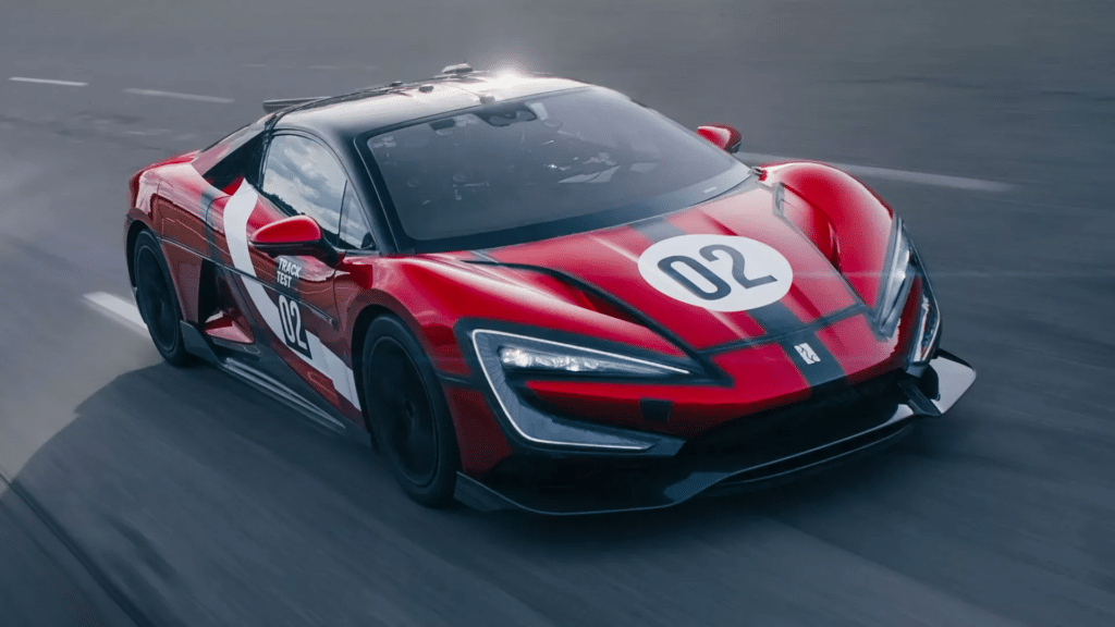 Yangwang U9 Xtreme è l’auto di serie più veloce del mondo: l’hypercar elettrica tocca i 496,22 km/h [FOTO e VIDEO]