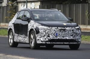 Audi Q4 e-tron 2026: il restyling del SUV elettrico avvistato in strada [FOTO SPIA]