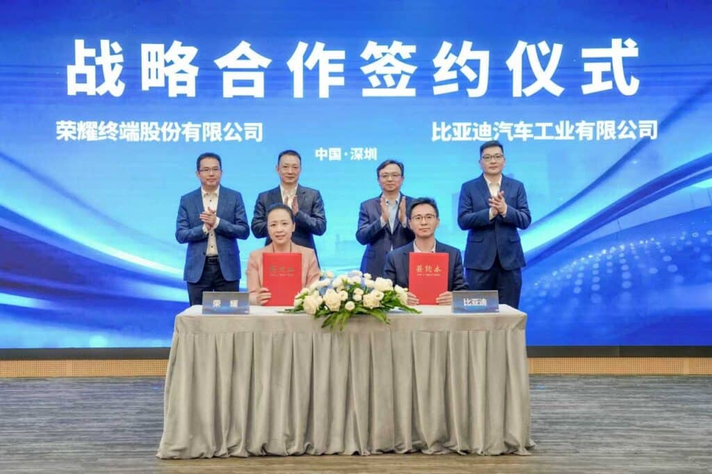 BYD e Honor insieme per promuovere la mobilità intelligente basata sull’IA