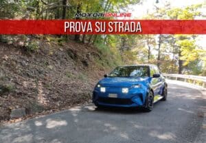 Alpine A290: la piccola sportiva sulle strade del Rally dei Laghi [FOTO]