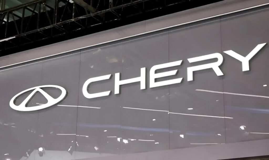 Chery presenta batteria allo stato solido da 600 Wh/kg con un’autonomia di 1.300 km