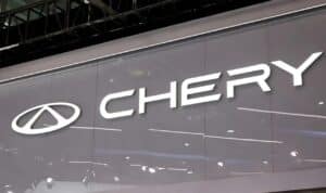 Chery presenta batteria allo stato solido da 600 Wh/kg con un’autonomia di 1.300 km