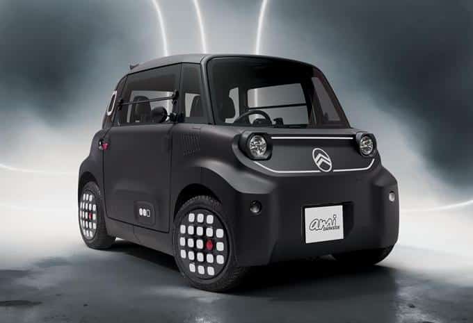 Citroen Ami Dark Side: debutta l’edizione limitata “dark” della microcar elettrica [FOTO]