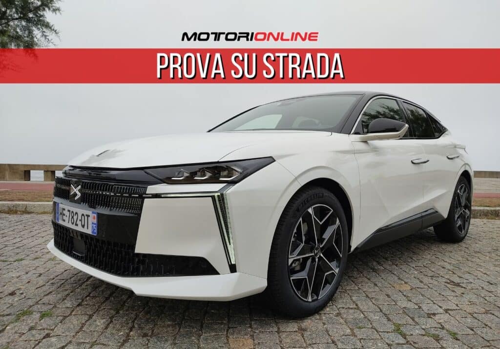 DS N°4: la prova della rinnovata berlina del marchio francese [FOTO]