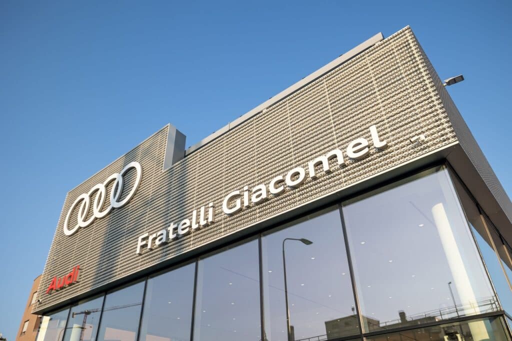 Fratelli Giacomel apre un nuovo showroom Audi a Milano