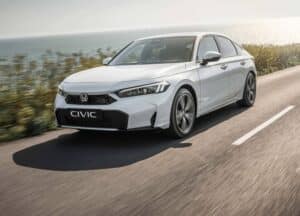 Nuova Honda Civic 2026: restyling, interni aggiornati e motore ibrido e:HEV [FOTO]