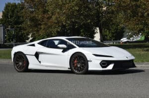 Lamborghini Temerario: beccata in strada la nuova hypercar ibrida del Toro con 920 CV [FOTO SPIA]