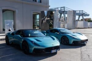Maserati MCPURA: la nuova supersportiva del Tridente protagonista in Versilia tra performance e lusso su misura [FOTO]