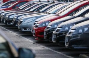 Il mondo auto lancia l’allarme: “Stato di emergenza, serve un’azione corale”