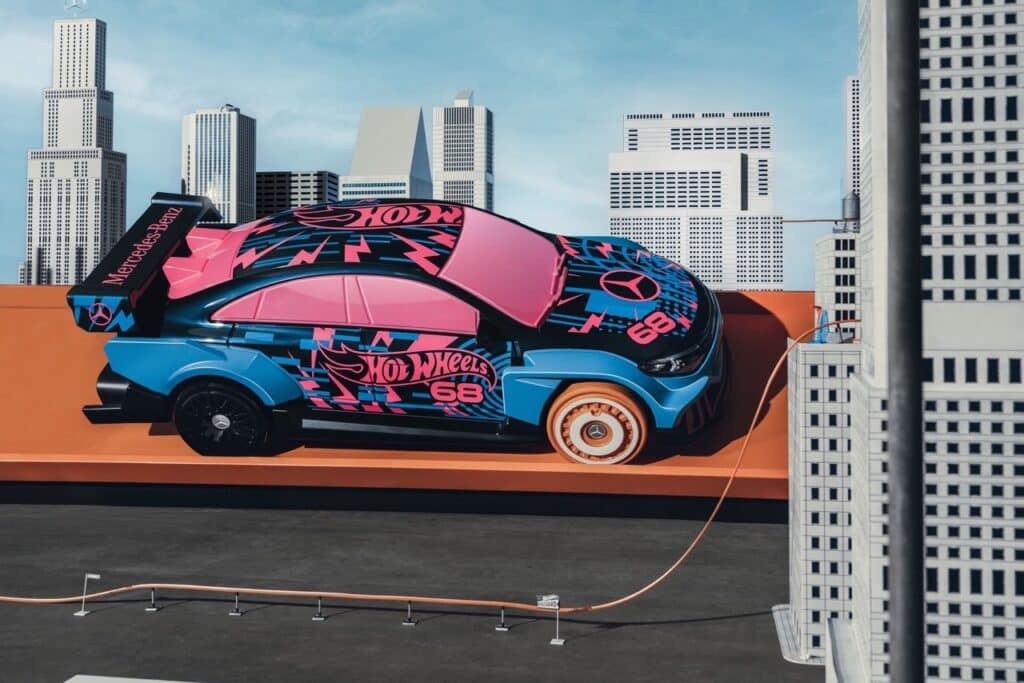 Mercedes CLA: Hot Wheels la trasforma in auto giocattolo [FOTO]