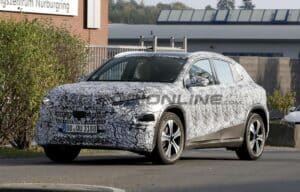 Mercedes GLA 2027: test in strada per il futuro SUV compatto della Stella [FOTO SPIA]