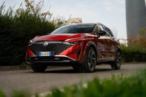 Il nuovo Nissan Qashqai e-Power debutta sulle strade di Milano [FOTO]