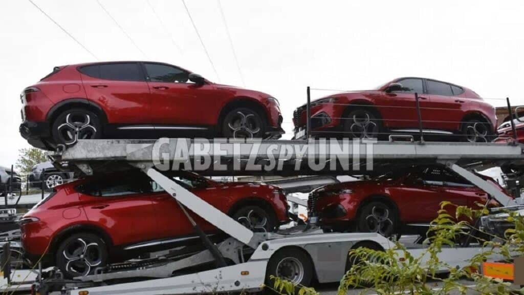 Nuova Alfa Romeo Tonale: le prime unità avvistate su una bisarca