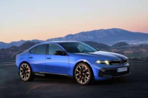 Nuova BMW i3: puro piacere di guida e autonomia da 800 Km per la berlina elettrica in arrivo nel 2026 [RENDER]