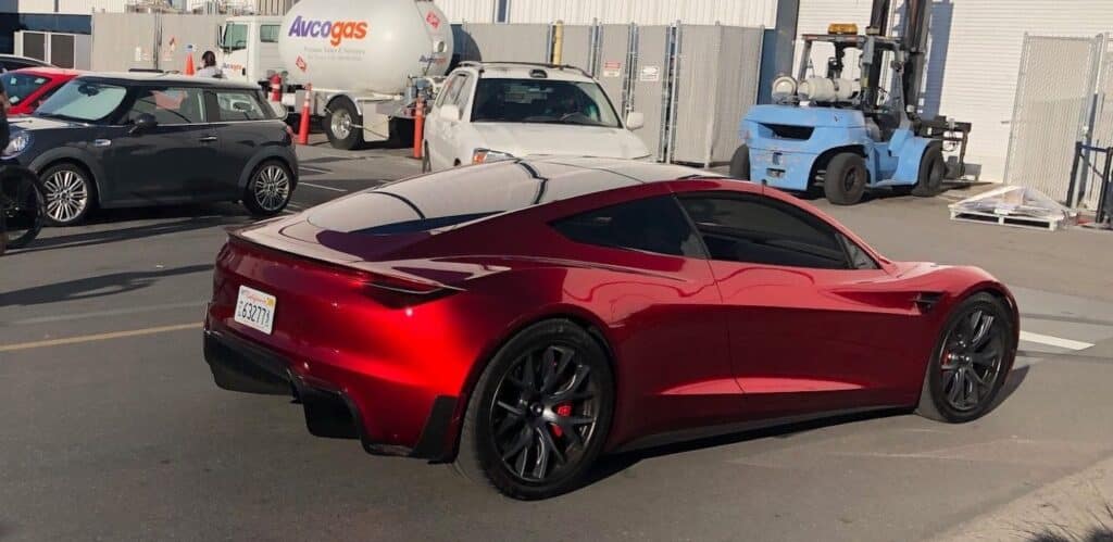 Nuova Tesla Roadster: forse finalmente svelato l’anno di debutto