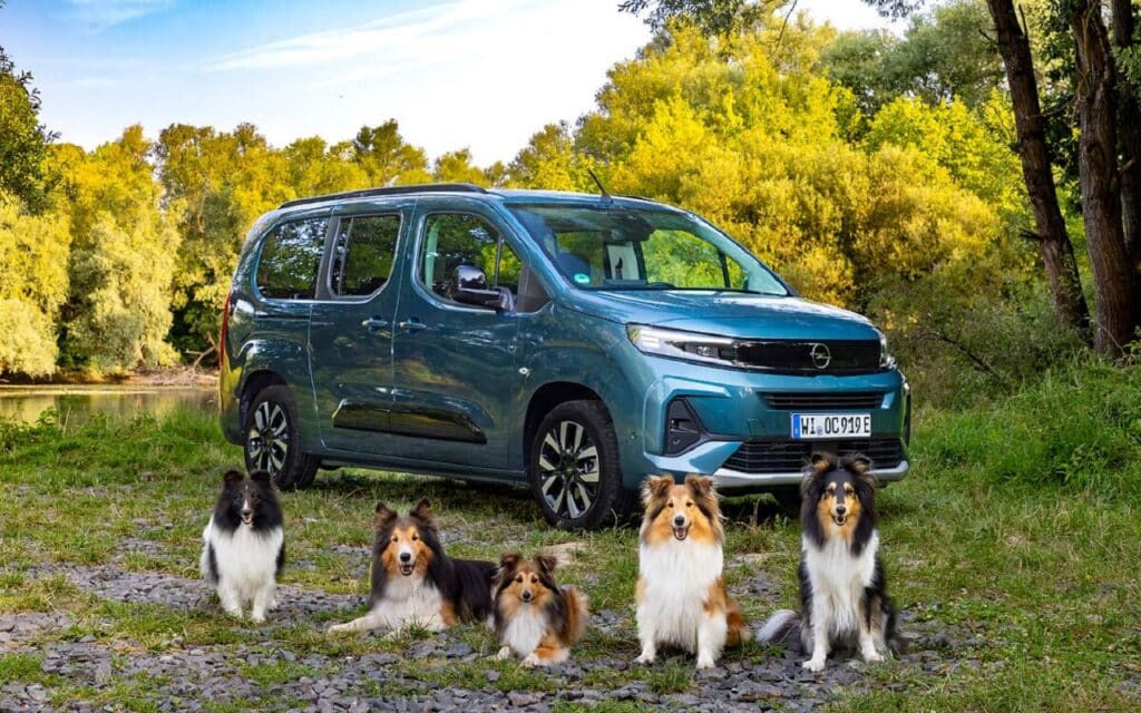Opel Combo Electric: veicolo perfetto anche per le famiglie con i cani