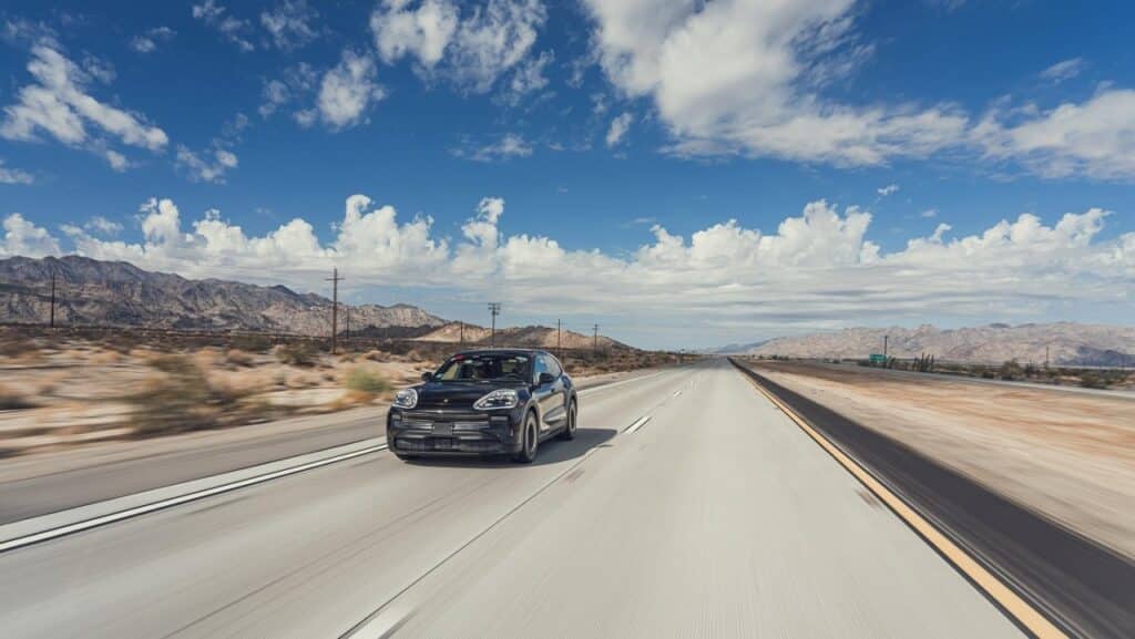 Porsche Cayenne Electric: l'innovativo sistema ad alta tensione consente ricariche rapidissime