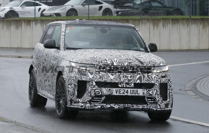 Range Rover Sport SV 2027: prime FOTO SPIA del restyling