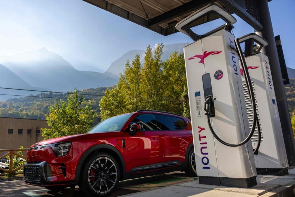 Smart #5 protagonista della prima area di servizio autostradale 100% elettrica d’Italia