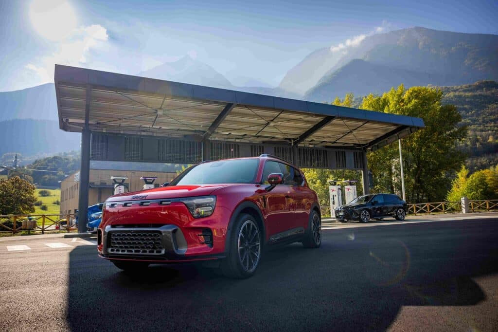 Smart #5 protagonista della prima area di servizio autostradale 100% elettrica d’Italia