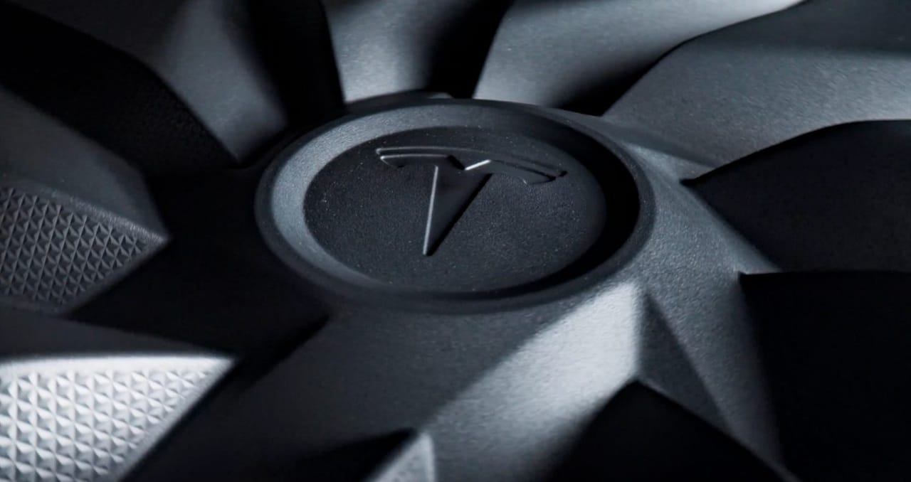 Tesla svelerà qualcosa di nuovo il 7 ottobre [TEASER]
