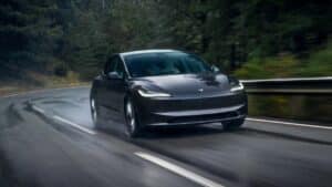 Tesla Model 3 e Model Y: maggiore autonomia e nuove funzionalità con l’ultimo aggiornamento