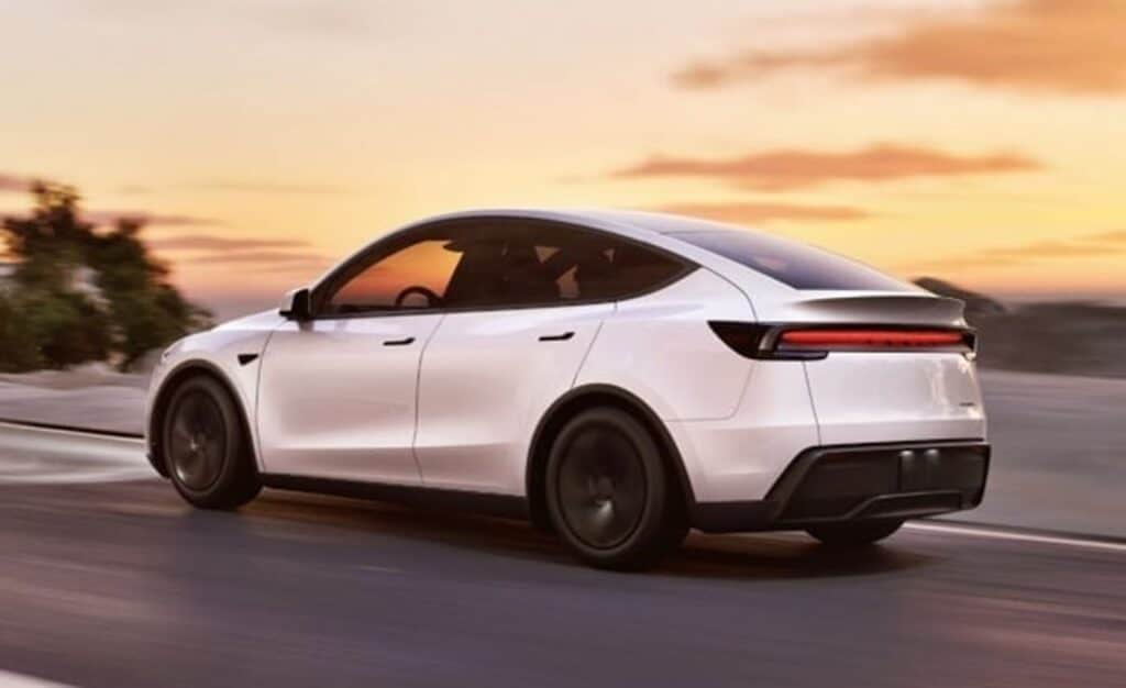 Tesla Model 3 e Model Y: maggiore autonomia e nuove funzionalità con l'ultimo aggiornamento